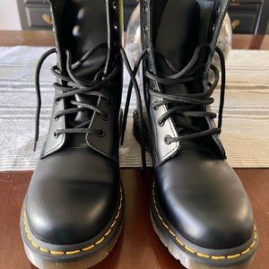 Dr. Martens black size 9 women’s